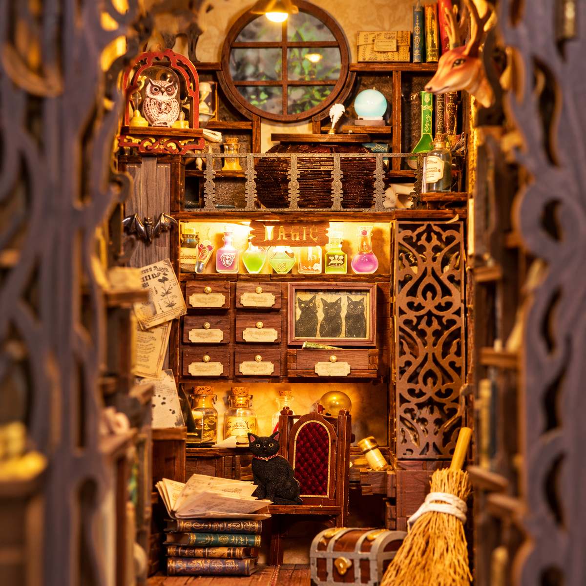 Book nook Magic Pharmacist à construire – Apothicaire miniature